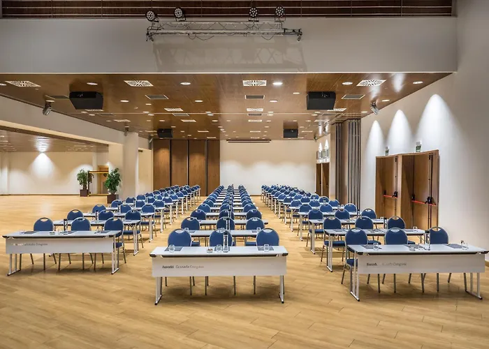 Barcelo Congress Otel 5*